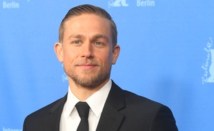 L'acteur Charlie Hunnam au Festival de Berlin