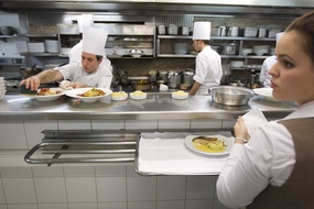 Le château de Lacroix-Laval près de Lyon va devenir un centre de formation pour les apprentis de la gastronomie (illustration).