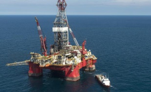 Vue aérienne d'une plateforme d'exploration pétrolière, gérée par l'entreprise mexicaine "Grupo R", travaillant pour l'entreprise d'Etat Pemex, dans le Golfe du Mexique le 30 août 2013