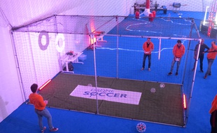 L'arène pour pratiquer le drone soccer.