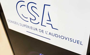 Photo du logo du Conseil Supérieur de l'Audiovisuel (CSA), prise le 5 Mars 2012 à Pari.