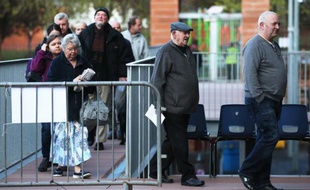 Le public se rend aux urnes, le 7 mai 2015 à Glasgow