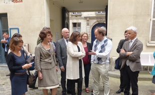 Paris, le 4 septembre 2014, Anne Hidalgo est venue découvrir le Cnetre de recherches interdiciplinaires, un centre qui tente de décloisonner recherche, enseignement et apprentissage des sciences.