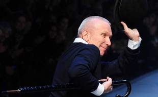 Jean Paul Gaultier à l'issue du défilé Hermès automne-hiver 2010/2011, le 10 mars 2010 à Paris