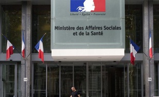 Des perquisitions ont débuté jeudi dans plusieurs administrations du secteur de la santé, notamment au ministère, dans le cadre du dossier du scandale sanitaire du Mediator, a-t-on appris de sources concordantes.