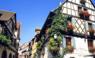 Des commerçants de Riquewihr, village alsacien pittoresque, ont pris des cours d'hospitalité pour accueillir de la meilleure des façons les touristes japonais. (Illustration)
