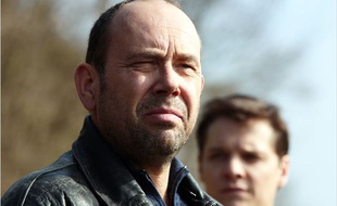 Olivier Gourmet et Bénabar dans Jamais de la vie
