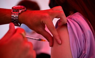 La vaccination stagne en France depuis quelques semaine, avec une chute des primo-injections.