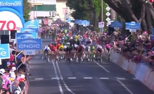Une chute lors de l'arrivée d'une étapr du Tour d'Italie, le 14 mai 2015.