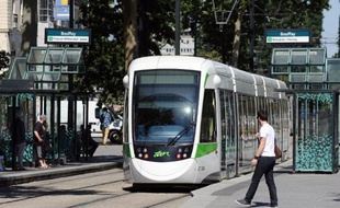 Le réseau de transports en commun de Nantes a suspendu son service jusqu'à nouvel ordre après l'agression mardi soir d'un agent de prévention