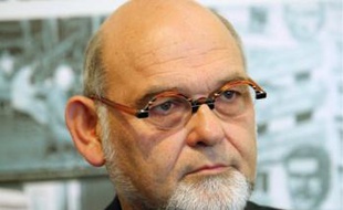 Robert Hue soutiendrait la candidaturede Jean-Paul Huchon.