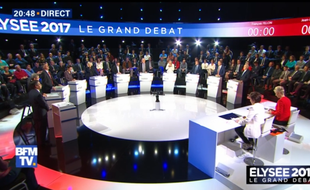 Les onze candidats à l'élection présidentielle s'affrontent lors d'un débat le 4 avril 2017 sur BFM TV.