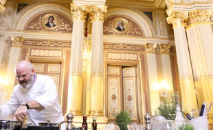 Le chef Philippe Etchebest lors du tournage de l'émission 6 de la saison 10 de Top Chef.