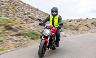 Un aribag moto de la marque Helite