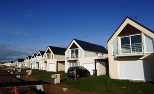 En moyenne en 2007, les biens immobiliers acquis ont une surface de 80,89 m2 (soit -2,7 m2 qu'en 2006), pour un coût de 195.156 euros, le délai de vente a été de 79 jours (8 jours de plus qu'un an auparavant) et la durée moyenne du crédit est passée de 19,54 ans à 20,21 ans, selon Century 21.