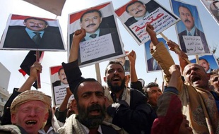 Le Parlement yéménite a approuvé samedi à l'unanimité un projet de loi accordant l'immunité "totale" au président contesté Ali Abdallah Saleh et partielle à ses collaborateurs, a rapporté un journaliste de l'AFP.