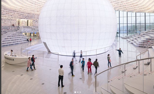 La société MVRDV a construit cette bibliothèque géante en trois ans.