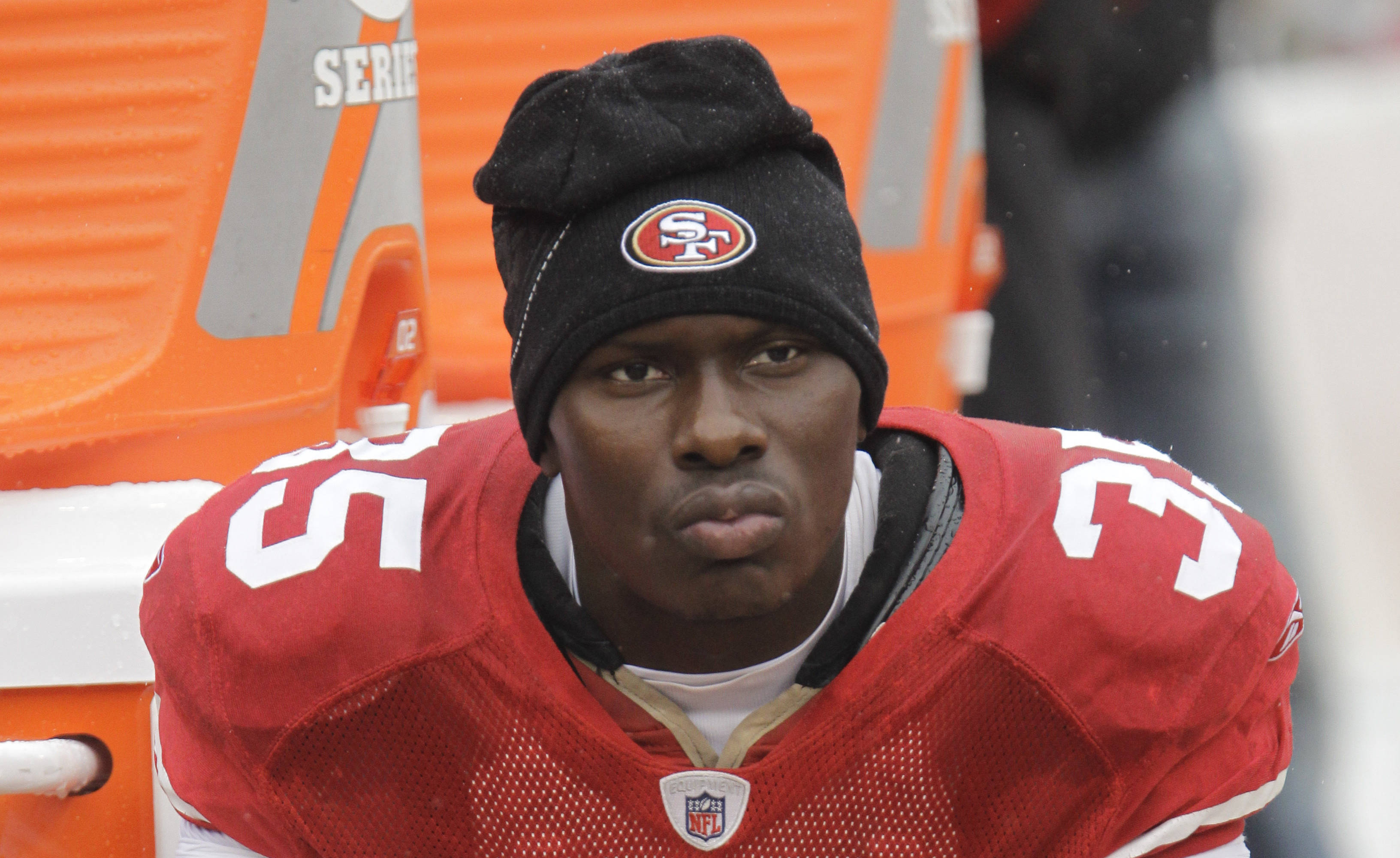 Phillip Adams, ici en 2010 sous le maillot des 49ers de San Francisco, est accusé d'avoir tué cinq personnes avant de se suicider le 8 avril 2021.