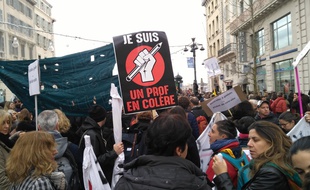 A Marseille, les enseignants en colère contre la réforme des retraites, pour la manif du 5 décembre.
