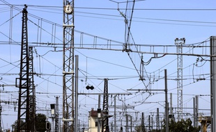 La victime a été touchée par un arc électrique en provenance d'un caténaire (illustration).