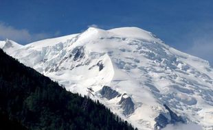 "Secoués" par l'avalanche qui a fait neuf morts au Mont-Blanc, les professionnels et spécialistes de la montagne n'entendent pas pour autant interdire telle ou telle voie d'ascension jugée dangereuse, estimant que le risque est inhérent à la pratique de l'alpinisme.