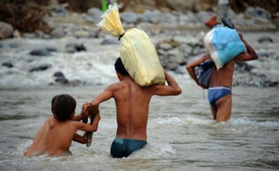 Le bilan des inondations dans le sud des Philippines s'est brusquement alourdi mardi, les autorités annonçant 200 morts supplémentaires et prévenant que d'autres corps devraient être découverts, en raison de l'odeur persistante de cadavres.