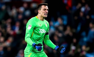 Lovre Kalinic, le gardien croate, ici sous le maillot d'Aston Villa le 8 février 2019 contre Sheffield United.