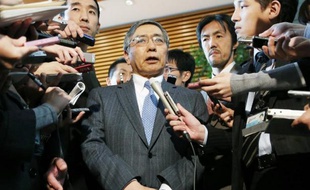 L'augmentation des prix a continué de s'accélérer en novembre au Japon où les autorités ont lancé une véritable guerre contre la déflation, avec le Premier ministre Shinzo Abe comme stratège et la Banque du Japon comme artificier.