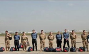 Les quinze marins britanniques rentrés jeudi en Angleterre après deux semaines de captivité en Iran, sont âgés de 20 à 31 ans et certains servaient pour la première fois à l'étranger.