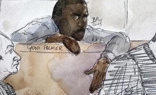 Un croquis d'audience réalisé le 31 mars 2015 montrant Yoni Palmier, jugé pour le meurtre de quatre personnes dans l'Essonne entre novembre 2011 et avril 2012