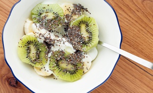 Riches en fibres et en oméga 3, les graines de chia protégeraient des maladies cardio-vasculaires et permettent de réguler l'appétit.