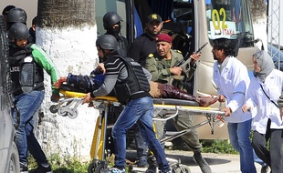 Le 18 Mars 2015, 22 personnes dont 21 touristes ont été tués au musée du Bardo à Tunis lors d'attentats terroristes.