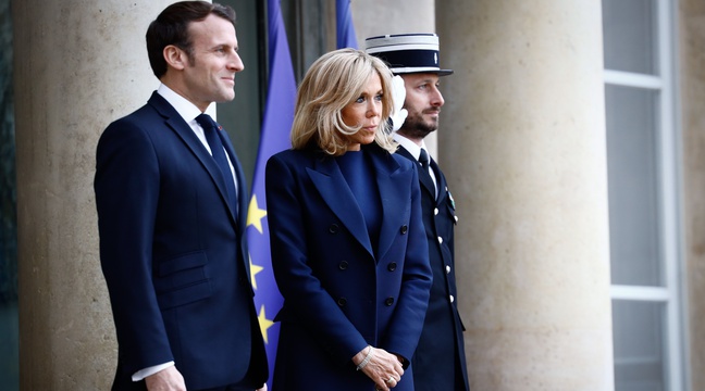 Brigitte Macron L Epouse Du President Donne Sa Version Sur L Origine Du Je Traverse La Rue