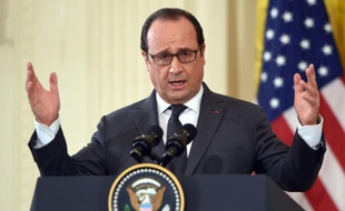 François Hollande pendant une conférence de presse conjointe avec Barack Obama à la Maison-Blanche le 24 novembre 2015