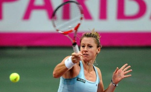 La France s'est imposée 5-0 face à la Slovénie en match de barrage/accession dans le groupe mondial II de la Fed Cup après la victoire en double de Stéphanie Foretz-Gacon et Kristina Mladenovic sur Petra Rampre et Katarina Srebotnik en deux sets 6-3, 6-4, dimanche à Besançon.