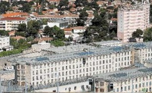 Les Baumettes est l'une des rares prisons de la région en gestion publique.