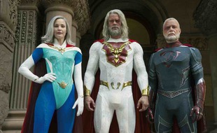 Leslie Bibb, Josh Duhamel et Ben Daniels dans la série « Jupiter’s Legacy ».