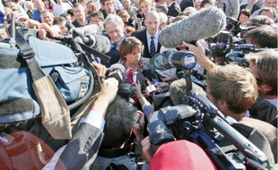L'entourage de Martine Aubry accuse l'Elysée et l'UMP d'être à la source de ces attaques.