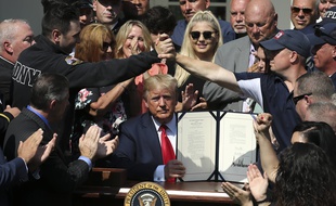 Lundi 29 juillet, Donald Trump a ratifié la loi sur l'indemnisation des victimes du 11-Septembre.