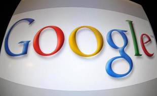 Google, accusé d'abus de position dominante sur le marché des moteurs de recherche, voit s'éloigner la perspective d'une solution rapide à son contentieux avec la Commission européenne, de plus en plus encline à prendre en compte les arguments de ses adversaires