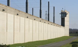 Les murs d'enceinte de la maison d'arrêt de Seysses, près de Toulouse.
