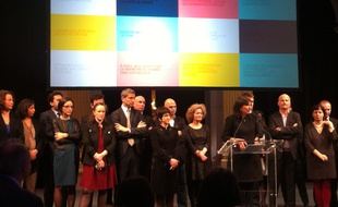Anne Hidalgo, entourée de ses adjoints, a présenté ses voeux 2016 ce mercredi 6 janvier à l'hôtel de ville de Paris.