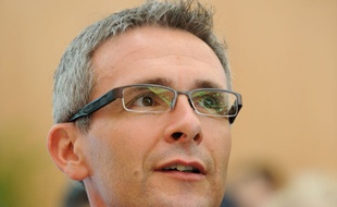 Le président de la Seine-Saint-Denis interpelle la ministre de la Santé pour que son département ne perde pas une dotation pour lutter contre la tuberculose.