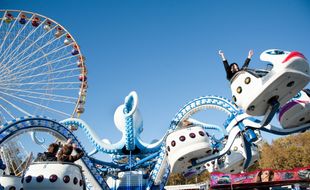 La Foire aux plaisirs, fete foraine de la place des Quinconces a Bordeaux est de retour jusqu'au 26 mars 2017. - Photo : Sebastien Ortola