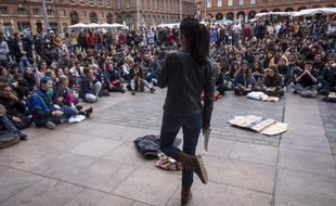 Une AG des étudiants de l'université Jean-Jaurès s'est tenue sur la place du Capitole, le 9 mai, après l'évacuation de leur campus.