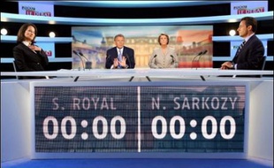 Le face-à-face télévisé entre Nicolas Sarkozy et Ségolène Royal mercredi soir sur TF1 et France 2 a réuni plus de 20 millions de téléspectateurs, une audience supérieure au débat Jacques Chirac/Lionel Jospin en 1995 (16 millions), selon les chiffres de Médiamétrie communiqués jeudi par les chaînes.