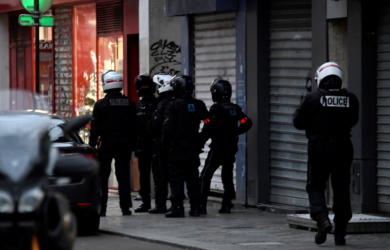 Prise D'otage A Marseille Prise d'otage à Paris : Le forcené interpellé sans faire de blessé, annonce  Gérald Darmanin