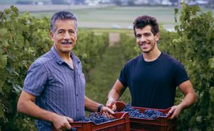 Fady et Antoine Sfeir ont créé Pif à papa, entreprise francilienne productrice de vins aux pieds des tours de La Défense.