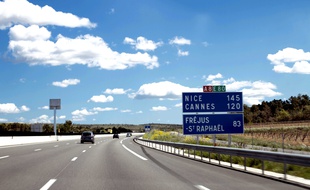 L'autoroute A8.