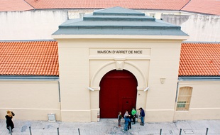 La maison d'arrêt de Nice, à l'Est de la ville.